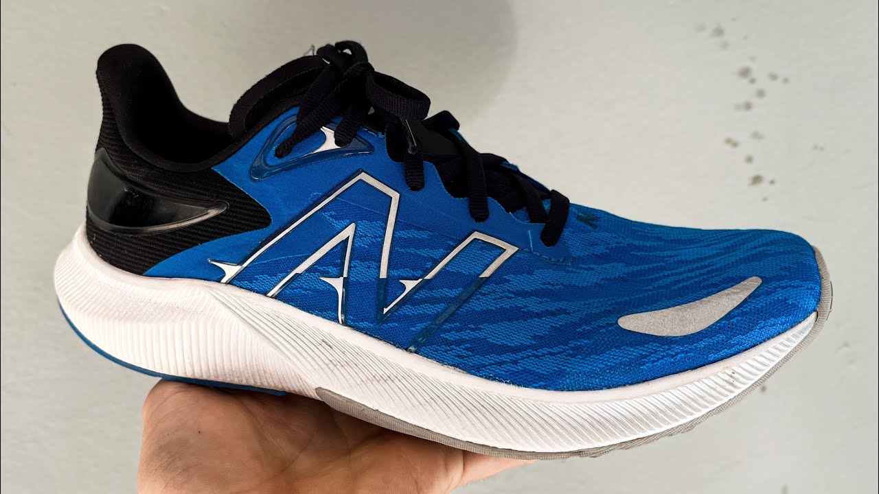 New Balance Fuelcell Propel V3