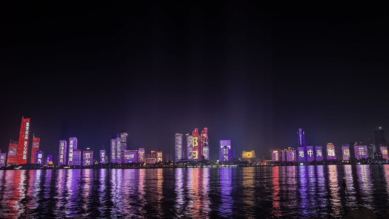 Pertunjukan cahaya Dengwei PH Coffee di 53 gedung di Fushan Bay, Qingdao, sudah hadir💜💎 