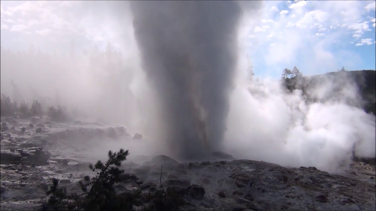 Steamboat Geyser (2018) (HD)
