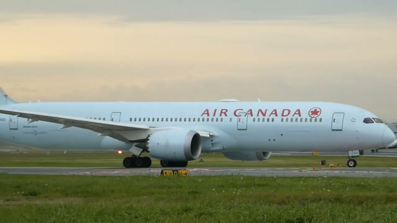 Planespotting at Pearson Airport