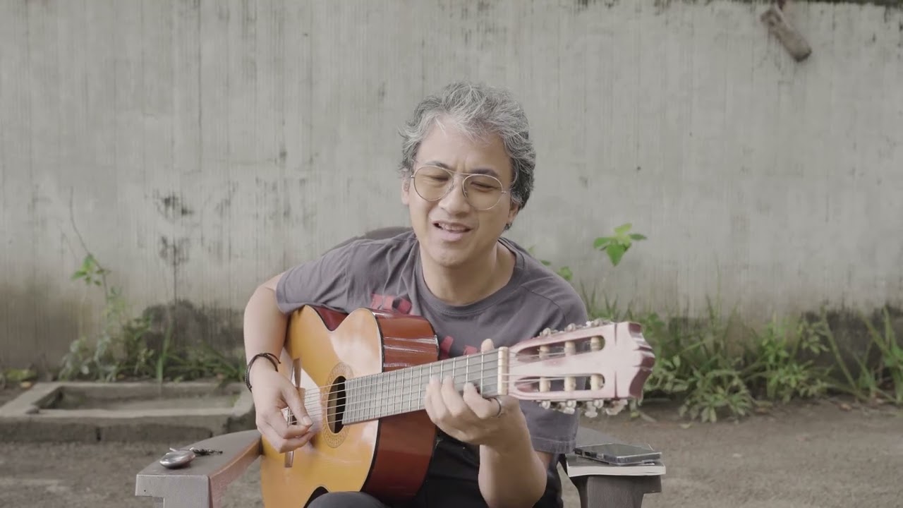 Ely Buendia Teaches You How to Play “Tagpi-Tagping Piraso” | Secrets of the Chords