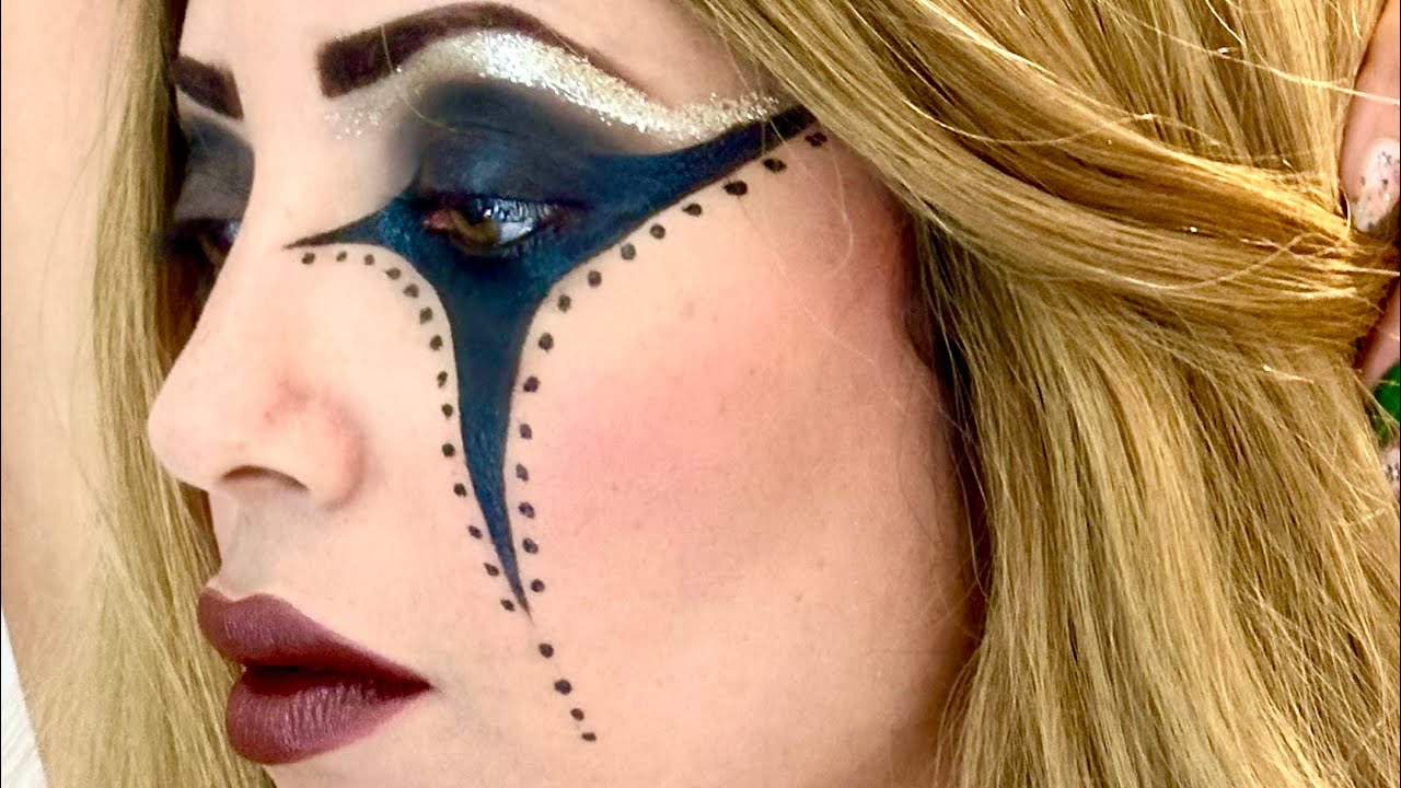 Gothic Simple Makeup With Easy Steps