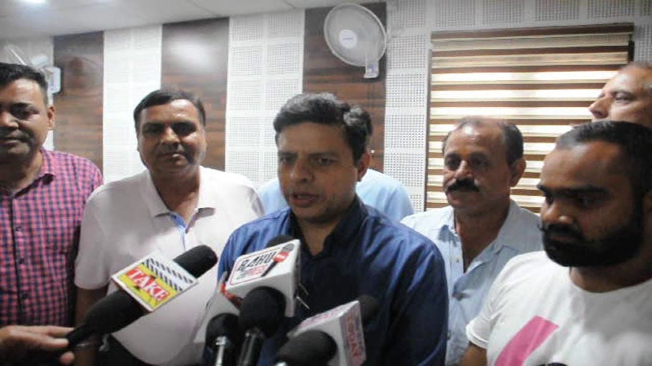 Div Comm Jammu: Situation normal, essential commodities supply to Kashmir restored