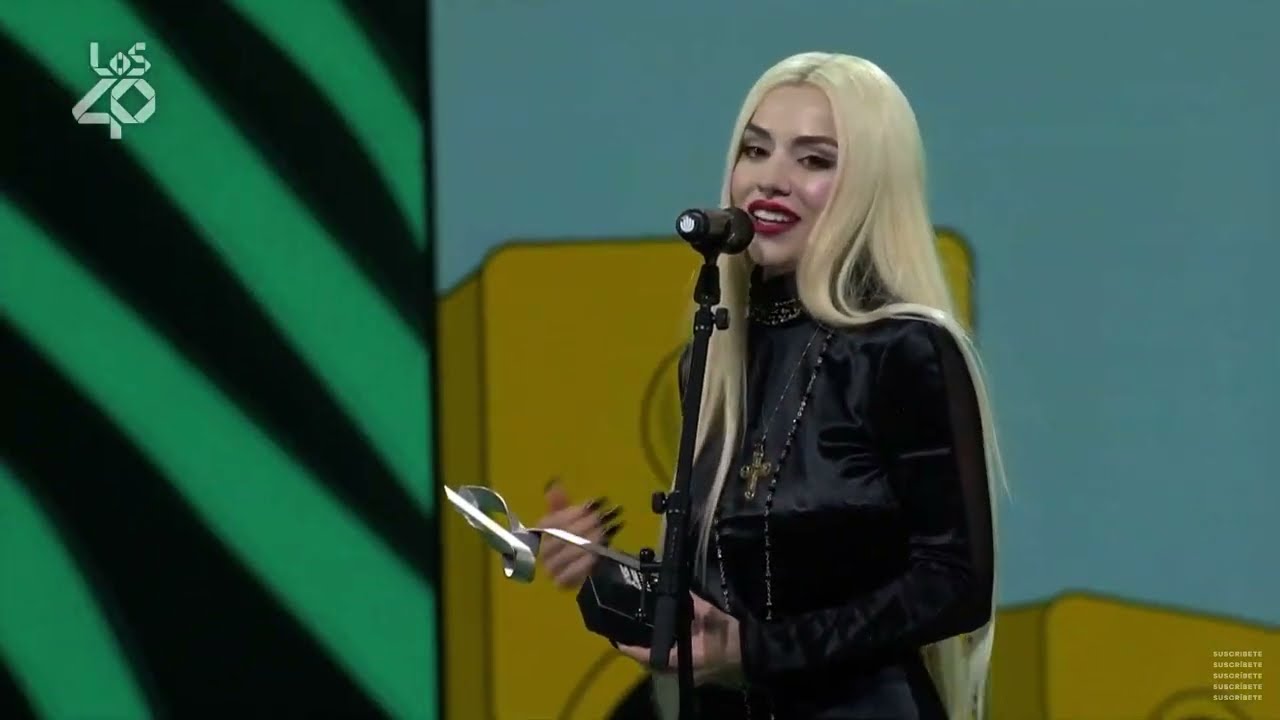 Ava Max wins “Best International Artist” 