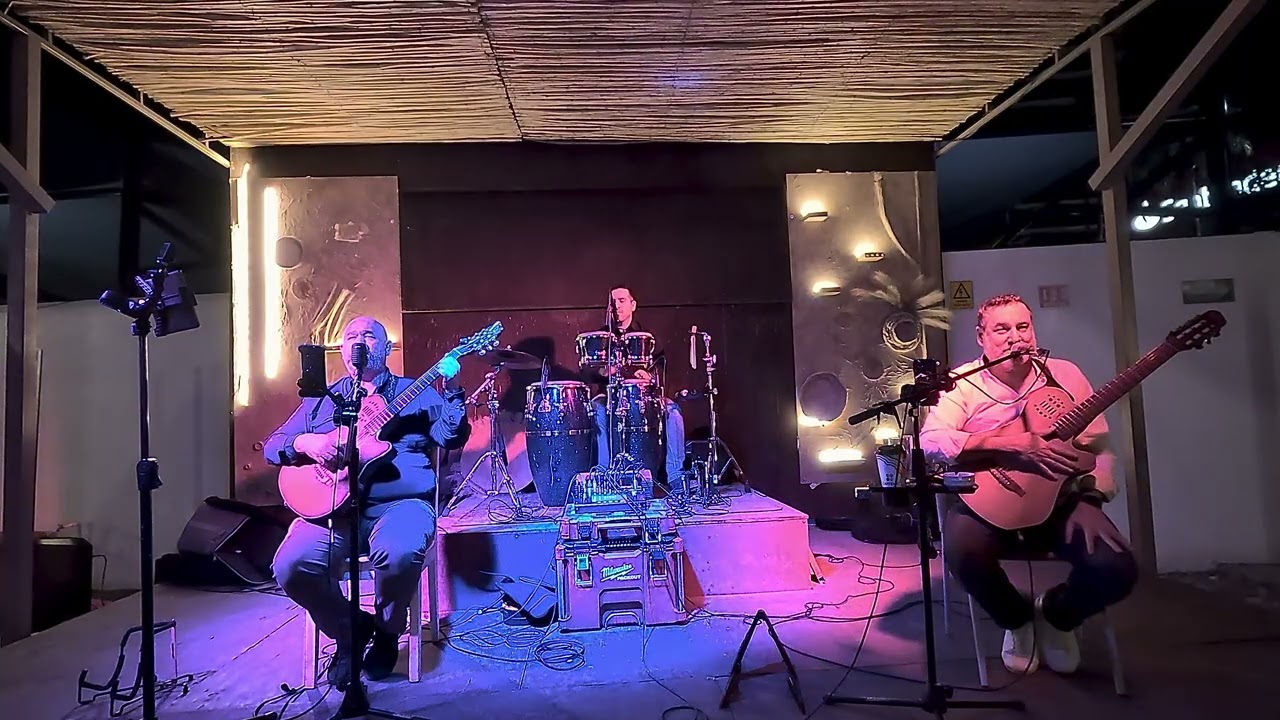 Una Guitarra, Rolón de Gerardo Peña en la interpretación del trío Arena de Hermosillo,Sonora.