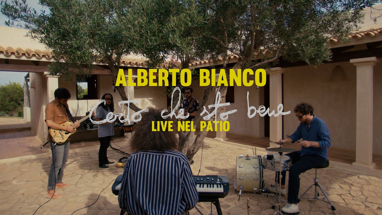 Alberto Bianco - Certo che sto bene (live nel patio a Formentera)