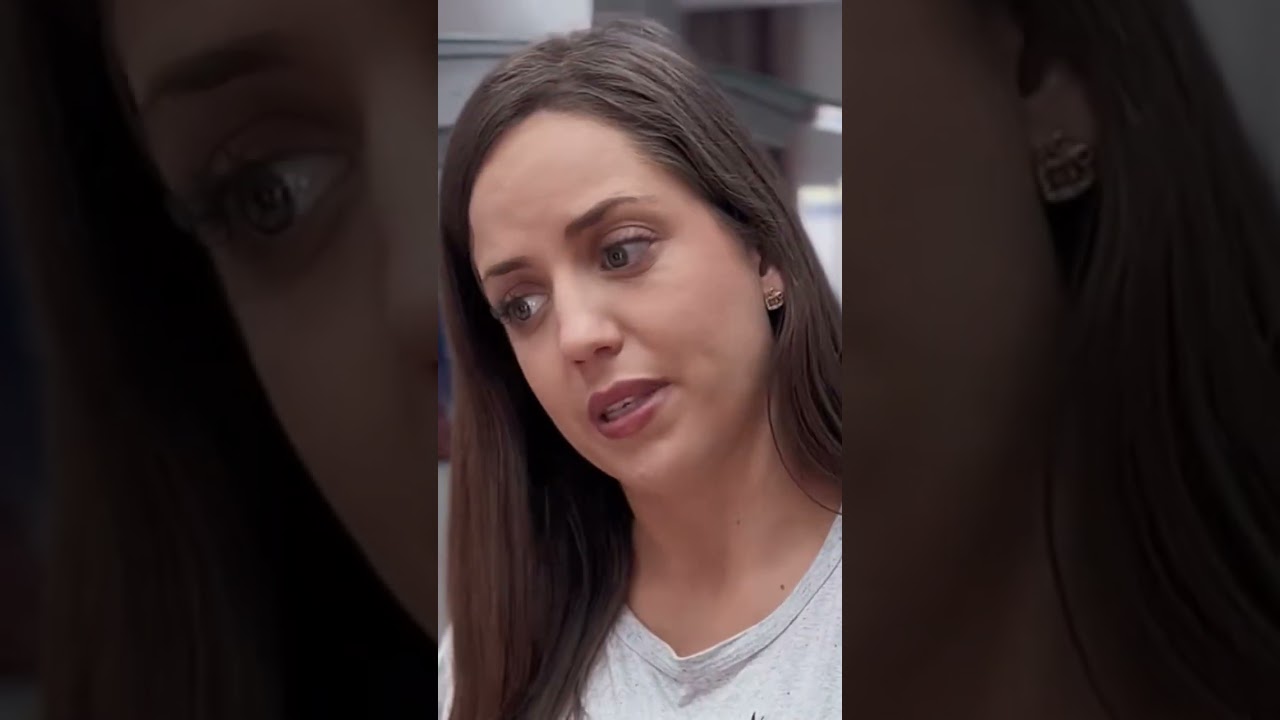 Ele saiu e tentou colocar o alibe que estava com a mãe no hospital 