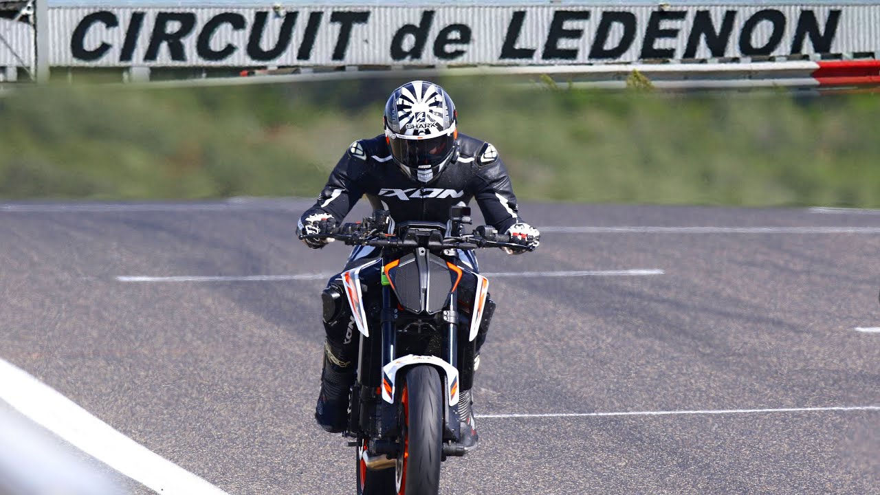 Première sur piste au Circuit de Ledenon KTM 890 Duke R Part1
