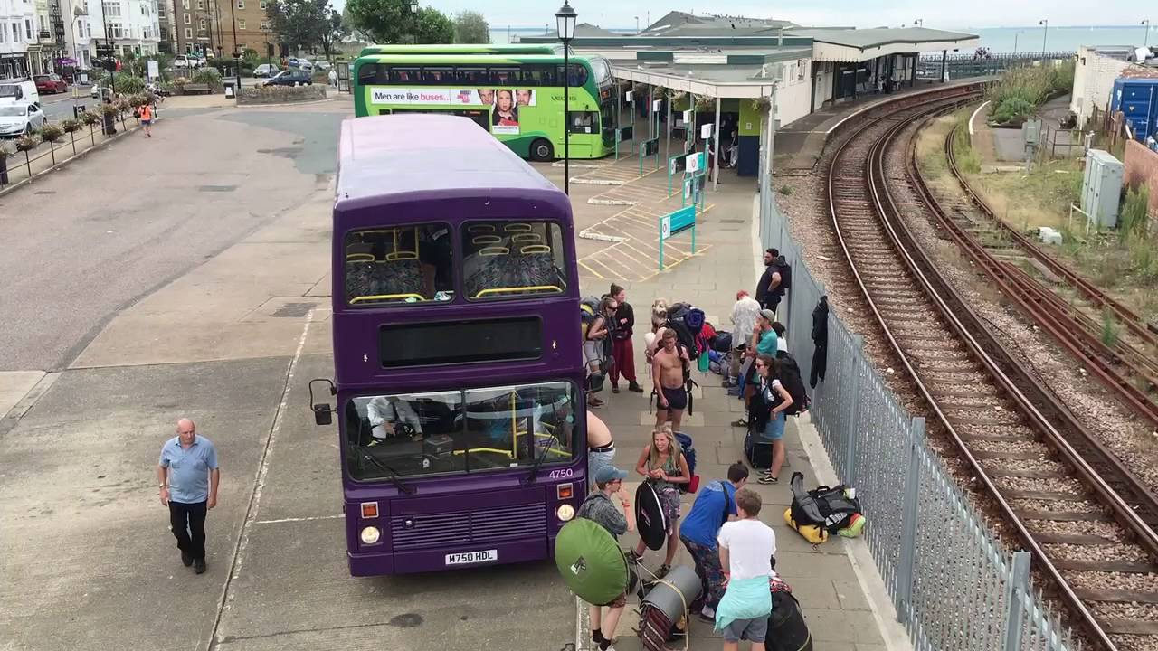 Timelapse - Ex-Southern Vectis M750 HDL unloads Bestival goers for thier ferries at Ryde.