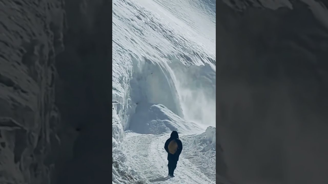 Today at Zojila Pass 🚧 | vehicles Released from Minamarg to Sonamarg ❄️ Latest Update