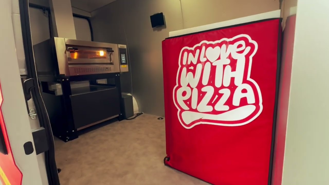 InLoveWithPizza No Limits. Unser PizzaVan ist autark!