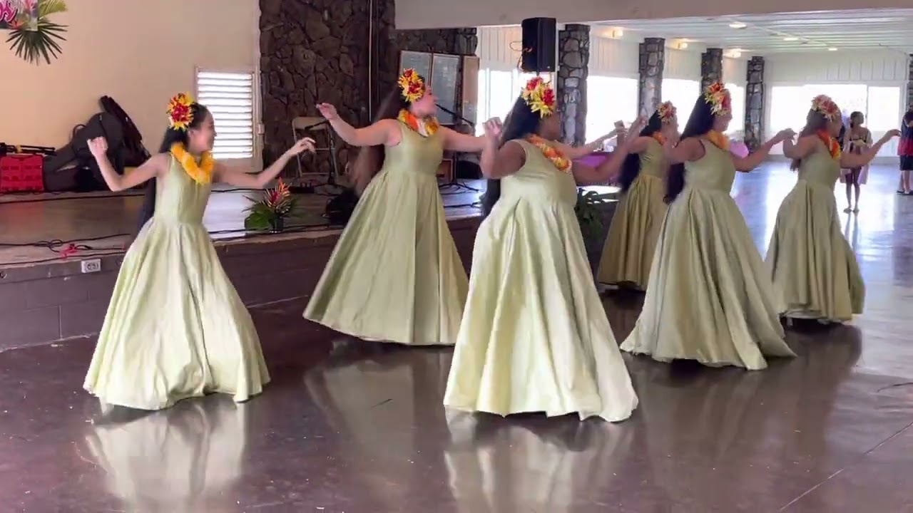 “Hawai’i Kamahao” by Na Palapalai. Danced by the Wahine of Hālau Hula ‘O Hokulani.