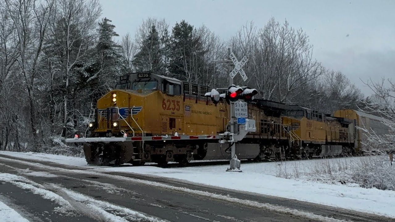 New Year’s Day Railfanning in Haslett, MI (includes a UP leader on Q116 and GECX on A492) (1/1/25)