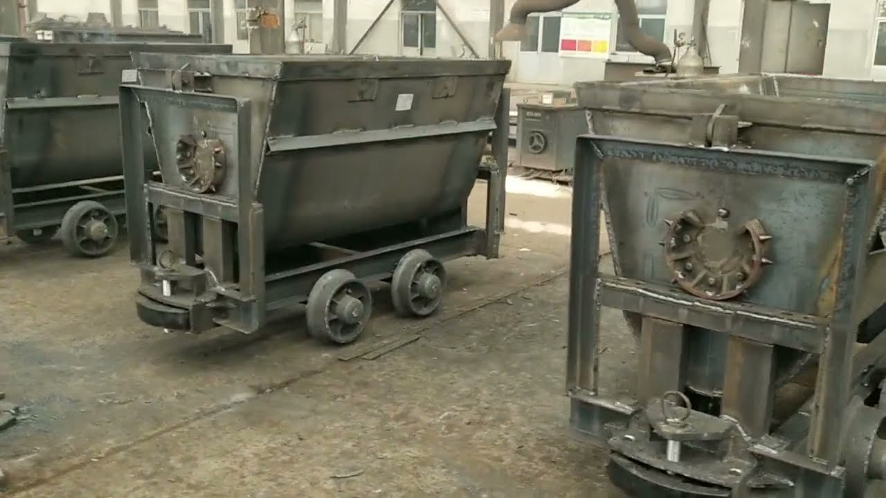 Mining machinery show: Tipping dump mine cart