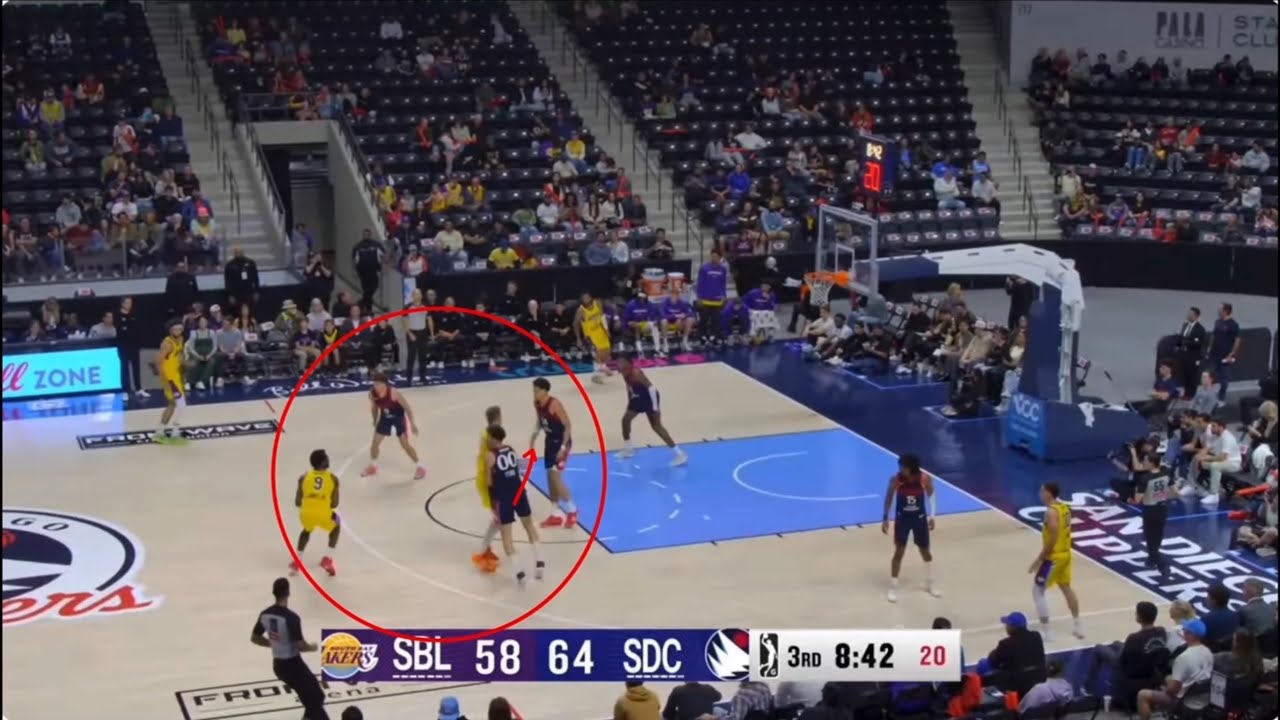 BRONNY JAMES continues to play like absolute garbage in the G League 