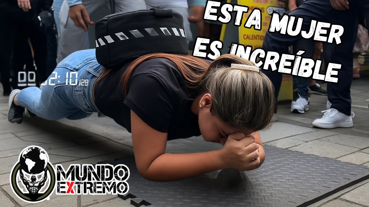 Increíble, mujer hace la plancha más larga con 35Lb encima 😱