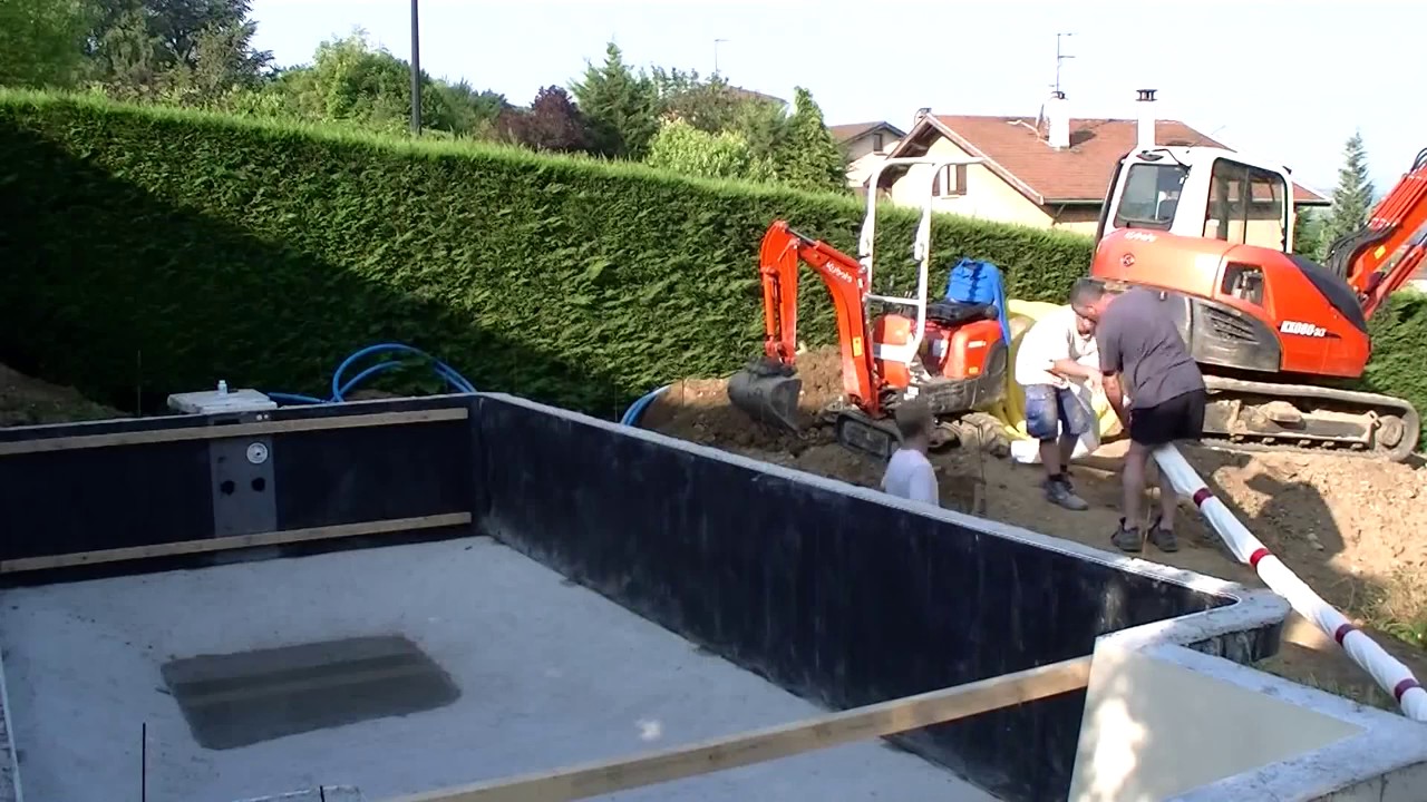 Construction d'une piscine Desjoyaux