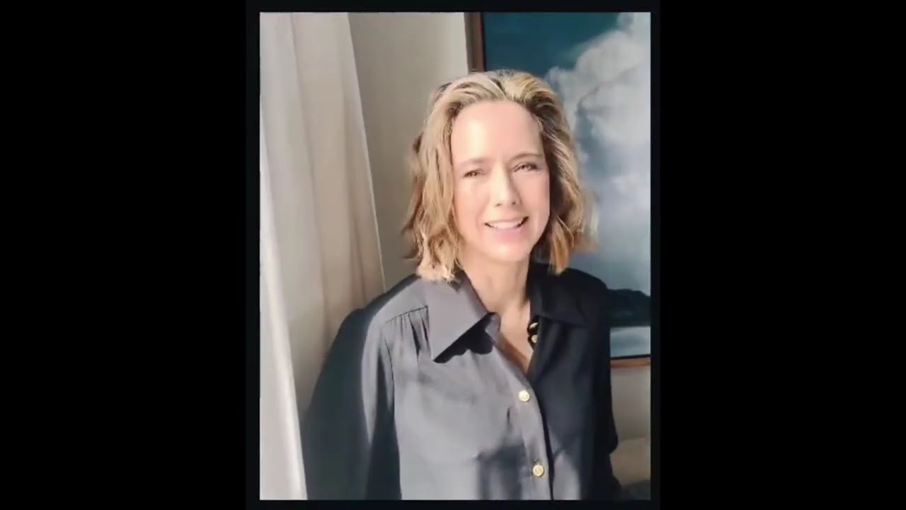 Backstage Make-up Session with T&eacute;a Leoni and West Duchovny, daughter of David Duchovny - March 2025