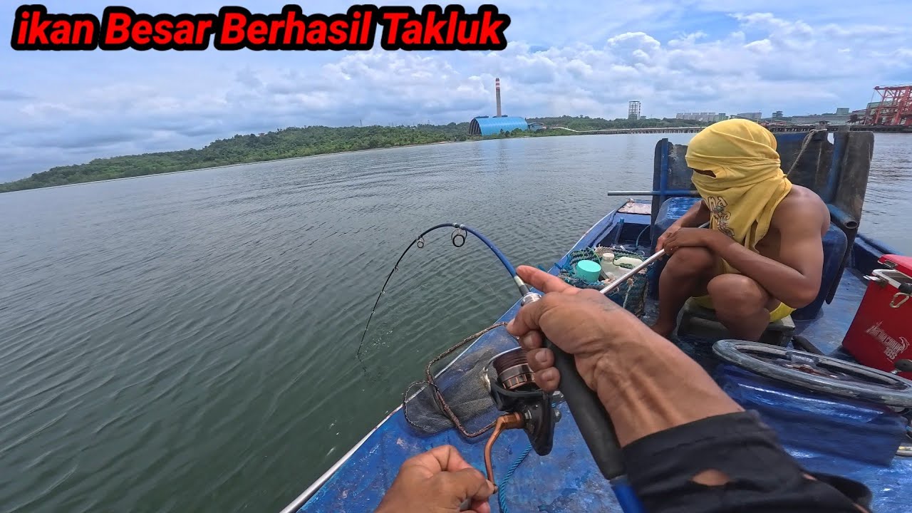 Laki Laki Bertopeng ini Telah Membantu Saya Menaklukkan ikan Besar