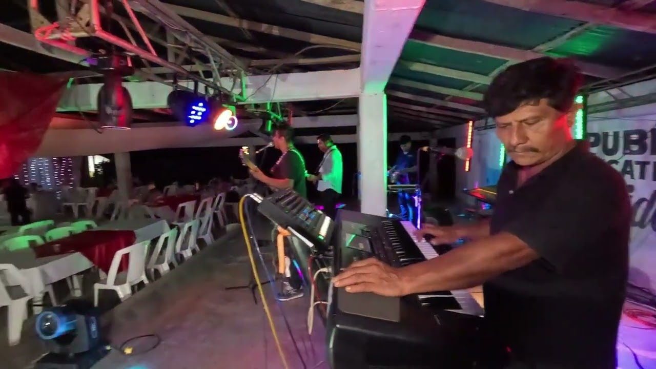 Sergio y su Grupo Kazador en ViVo desde Ixcatepec Ver. Parte 02