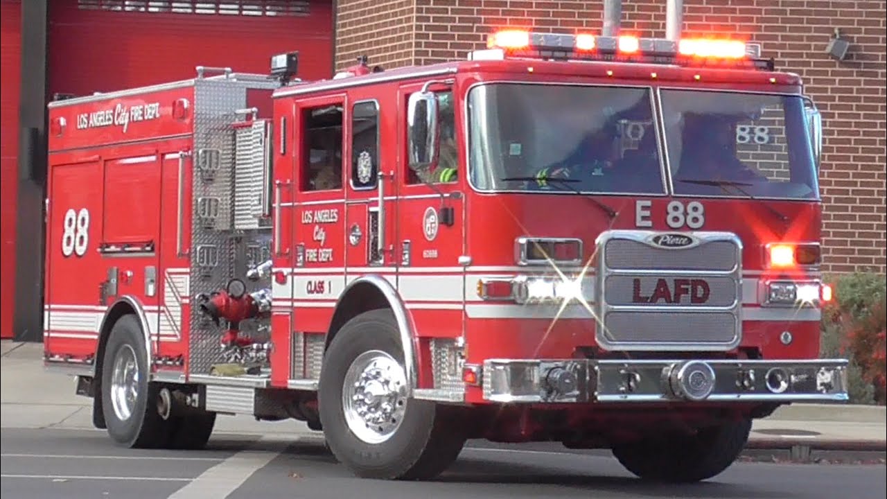 LAFD Engine 88 Responding 1/7/2025