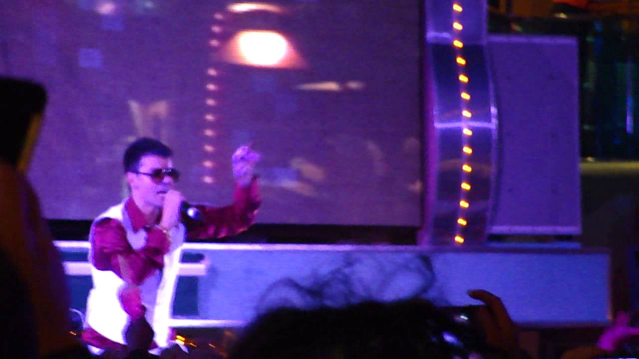 NKOTB Cruise 2014 Movie night Jordan Knight