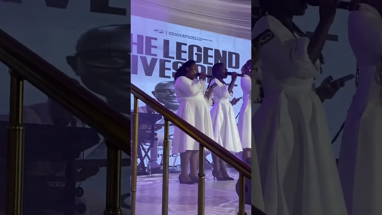 Revy Worships, the brother of Kofi Owusu Peprah leading the choir to sing Amazing Grace