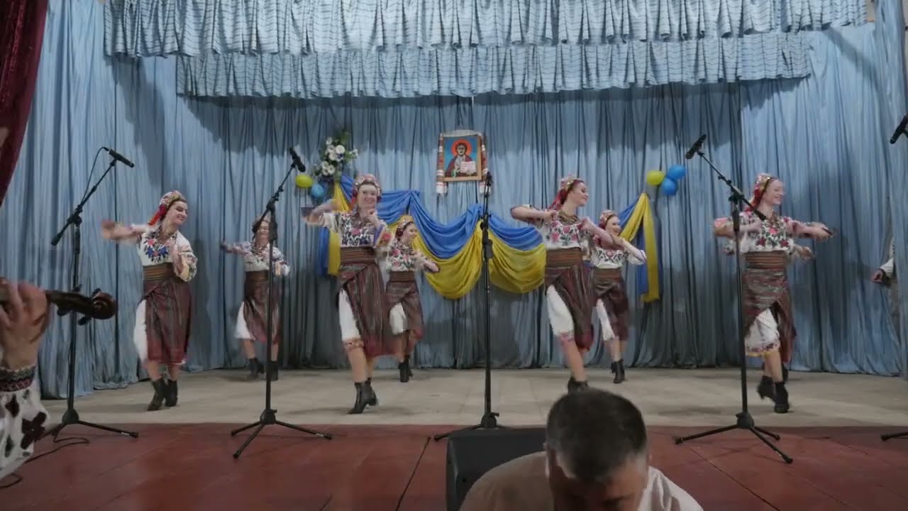 Буковинський танок  ансамбль  «Гуцулія» с Яблуниця