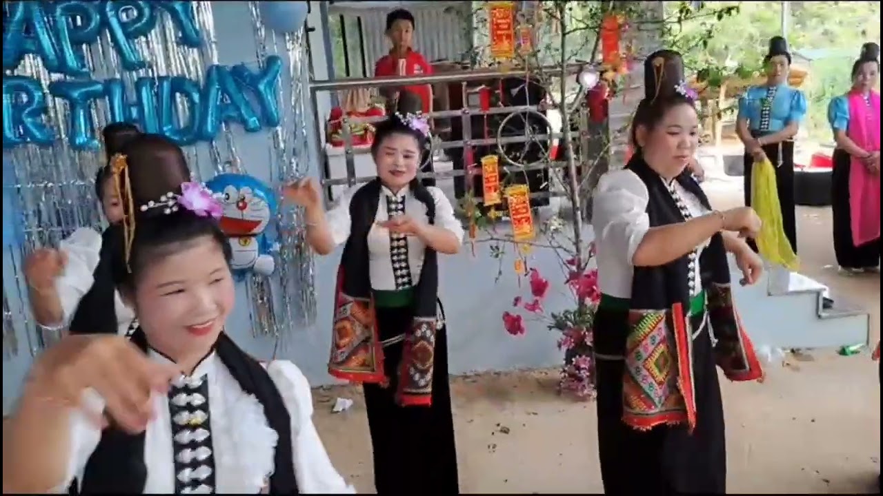 Mừng Đầy Tháng Cháu Nội Và Vui Tết Đoàn Viên của Gia Đình Anh Thành.Biên tại Bản Phung - Chiềng Sinh