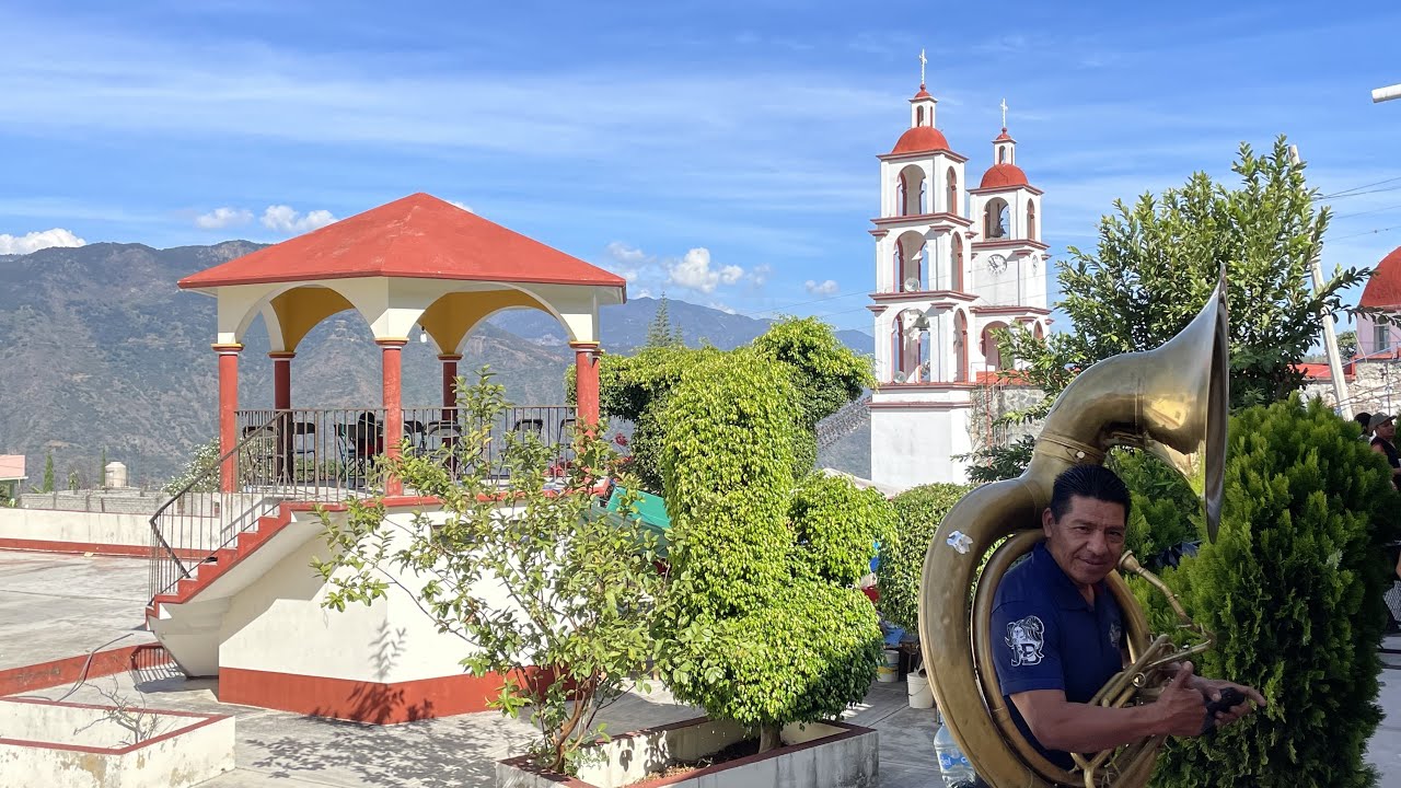 Y nos fuimos hasta Santa Catarina Cuanana/ Banda Bicentenario de Santa Rosa Caxtlahuaca,Oaxaca.