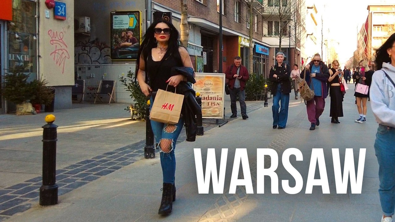 Walking on Chmielna Street in Warsaw, Poland - Spacer w Warszawie, Polska