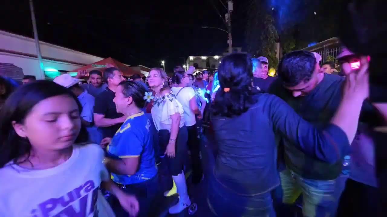 fiesta en Jerez Guatemala cn Rene Alonso y su banda láser no tenemos derecho ala musica del autor