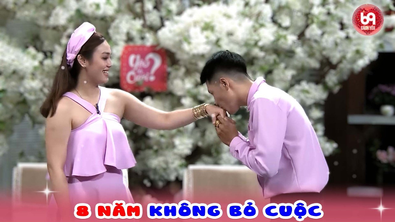 Phục Vụ Quán Cà Phê Lén Xin SĐT Cô Gái 15 Tuổi, 8 Năm Sau Cái Kết Bất Ngờ