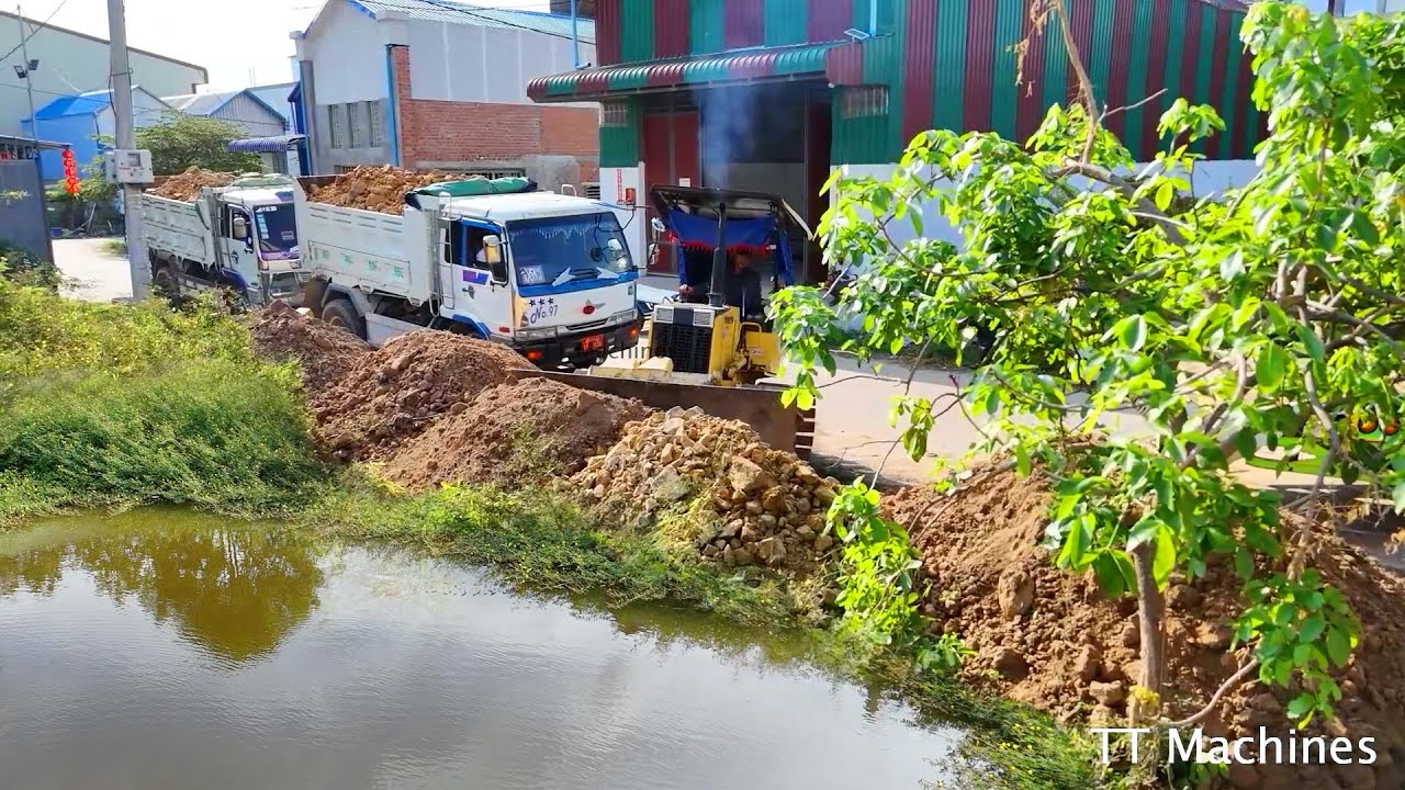 So Nicely Small Land Size 10x20m Start & Complete Only 1 Day By Miniature Dozer & Dump Trucks 5t