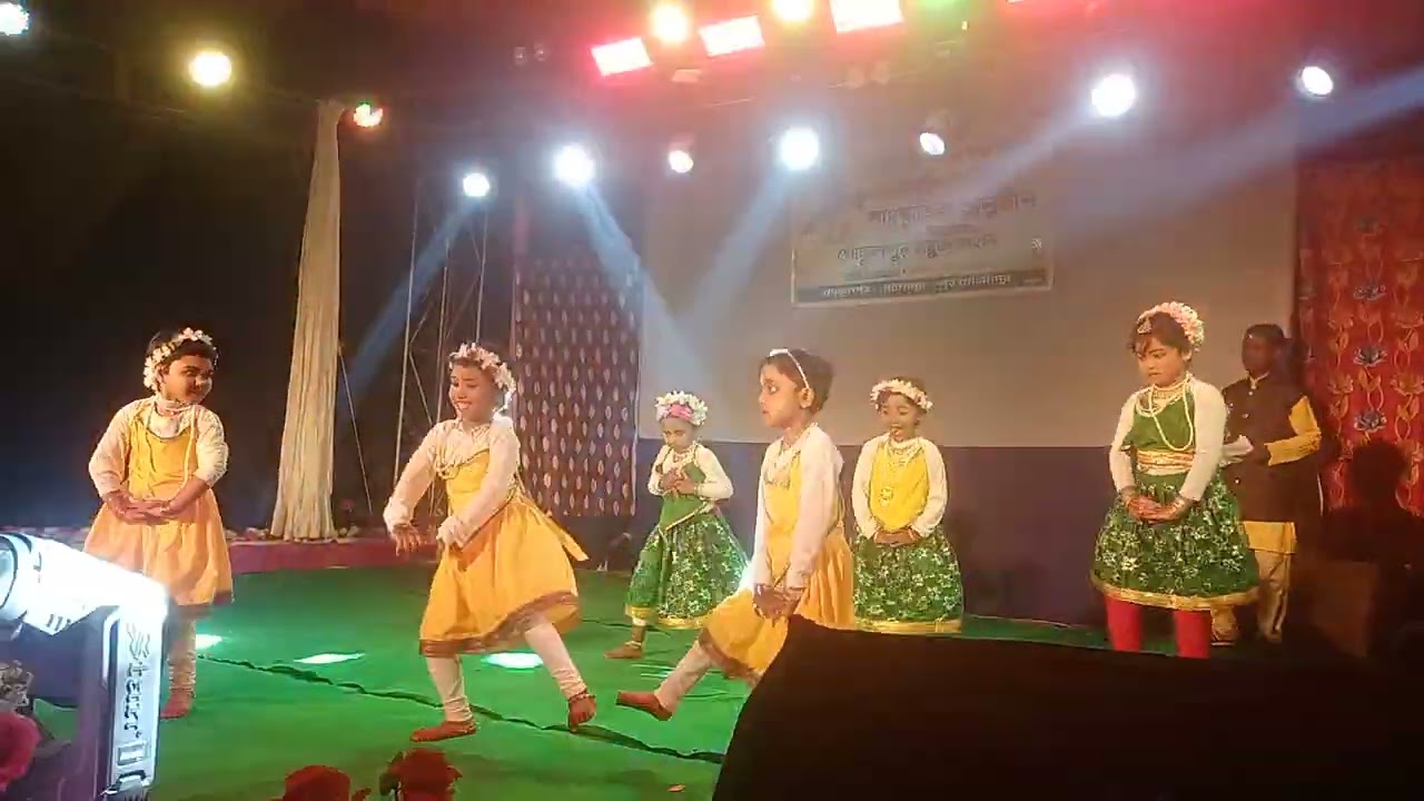 #আহা টম্যাটো বড়ো মজাদার বাহ্ টম্যাটো বড়ো মজাদার #songs#youtubevideo#@hilights