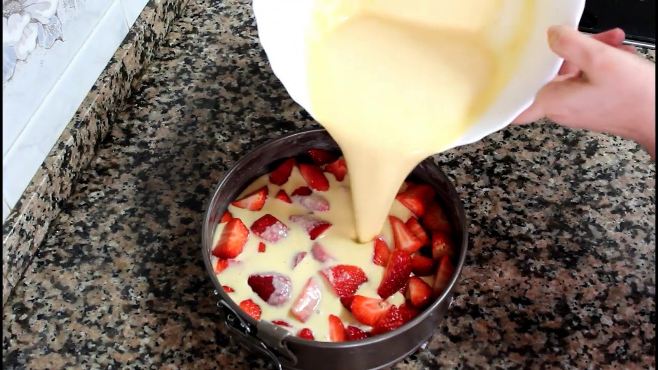 clafoutis de fresa/ clafoutis aux fraises/ strawberry clafoutis