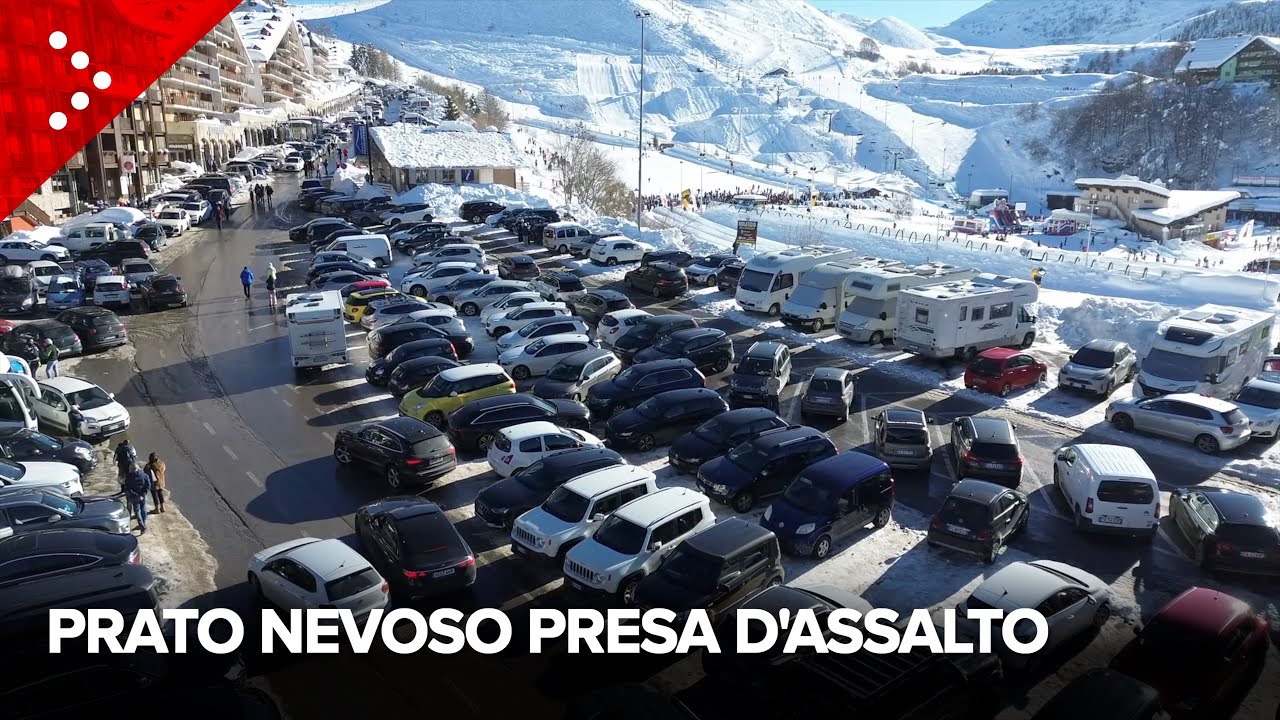 Prato Nevoso presa d'assalto dopo le abbondanti nevicate: parcheggi pieni e piste affollate