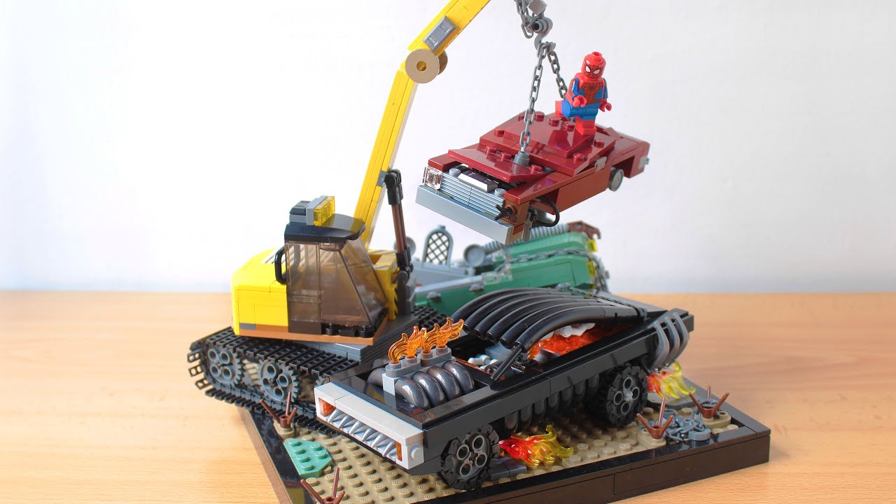 Lego Spiderman vs the Ghost Rider - Junkyard battle MOC