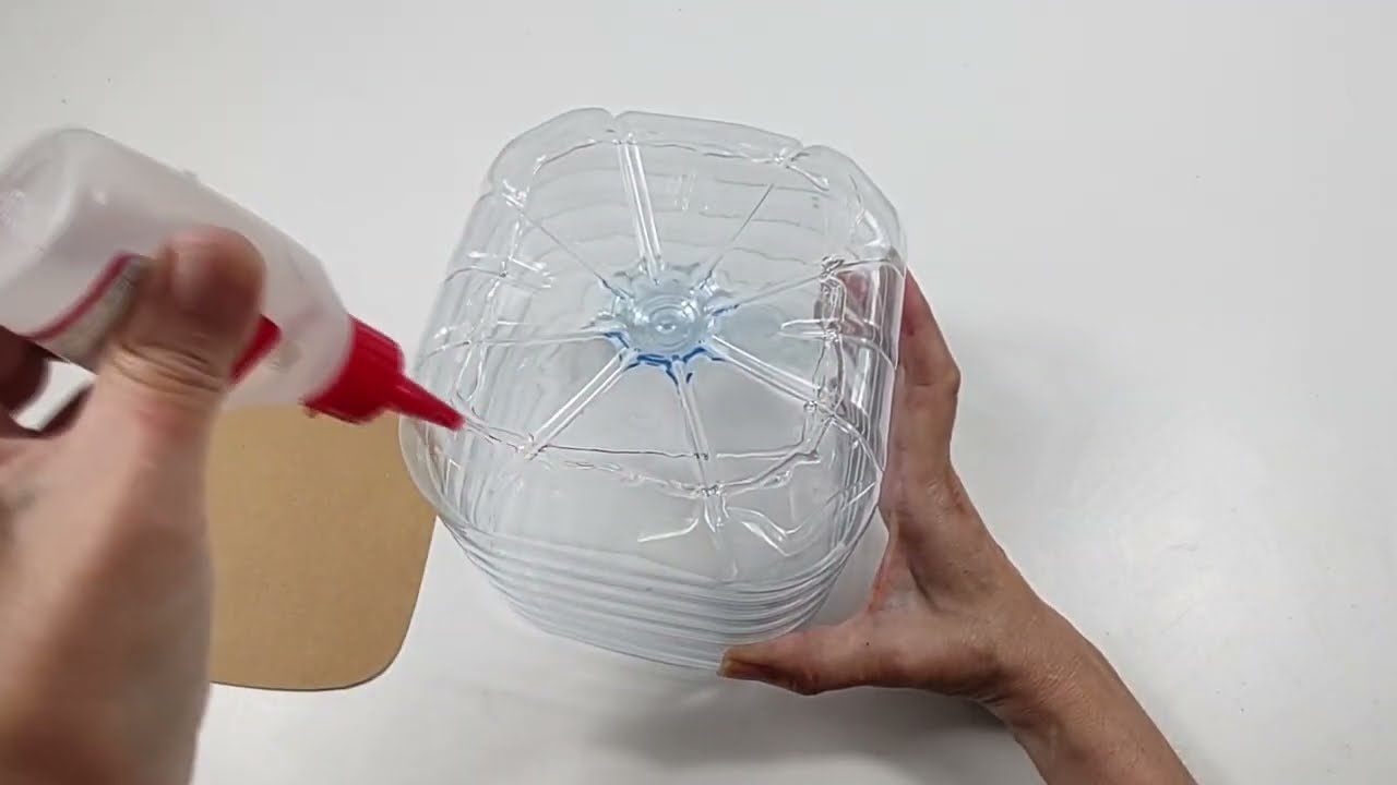 Idea fácil con hojas de revistas 😍#manualidades #diy #reciclaje #arteencasa #artesanato