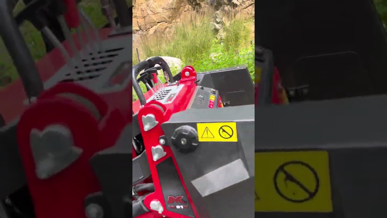 2025 AGT LRT23 Mini Compact Track Loader  skid steer.