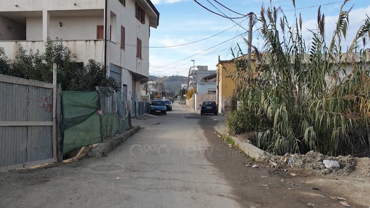 Mungesa e infrastrukturës, ankohen banorët e Lagjes 15 në Durrës: Nuk hyjmë dot në shtëpi