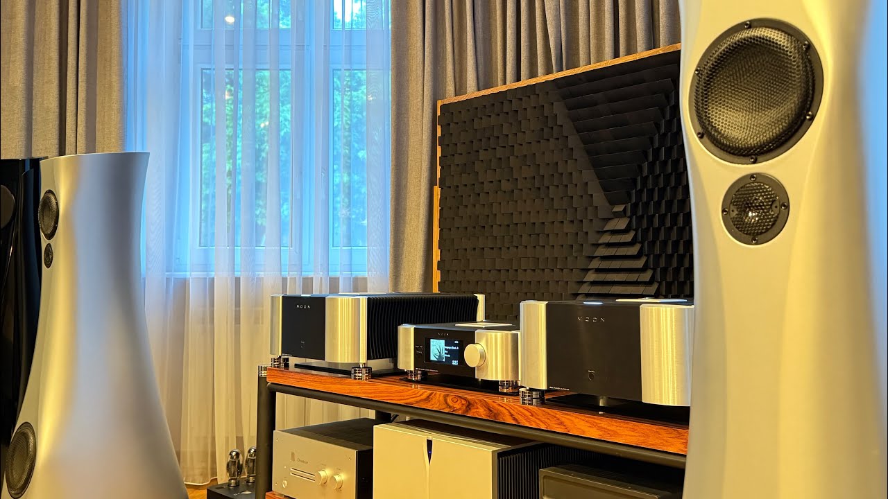 Estelon XB Speaker with Reference Moon North Collection
