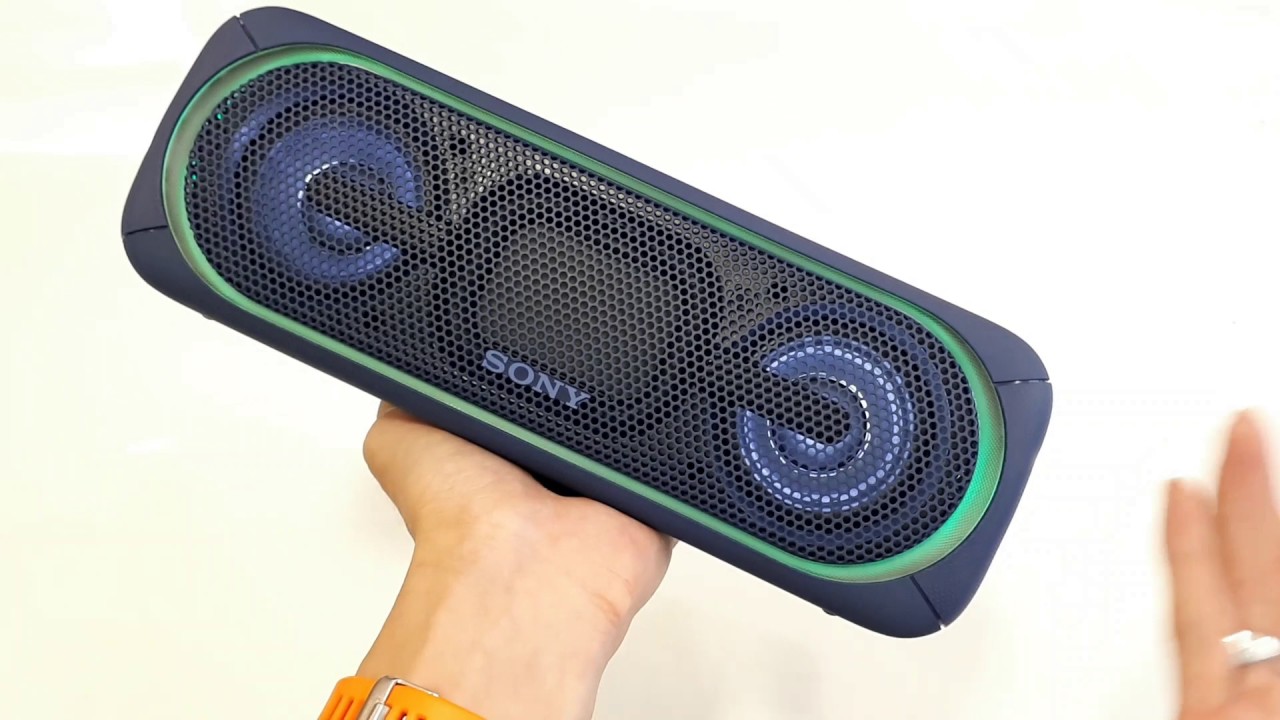 Trên tay loa di động Sony SRS-XB40 - Chống nước, đèn RGB, nghe liên tục 24 tiếng