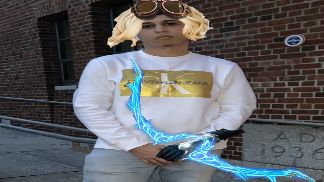 Local New York gangster plays Ezreal botlane | Humzh