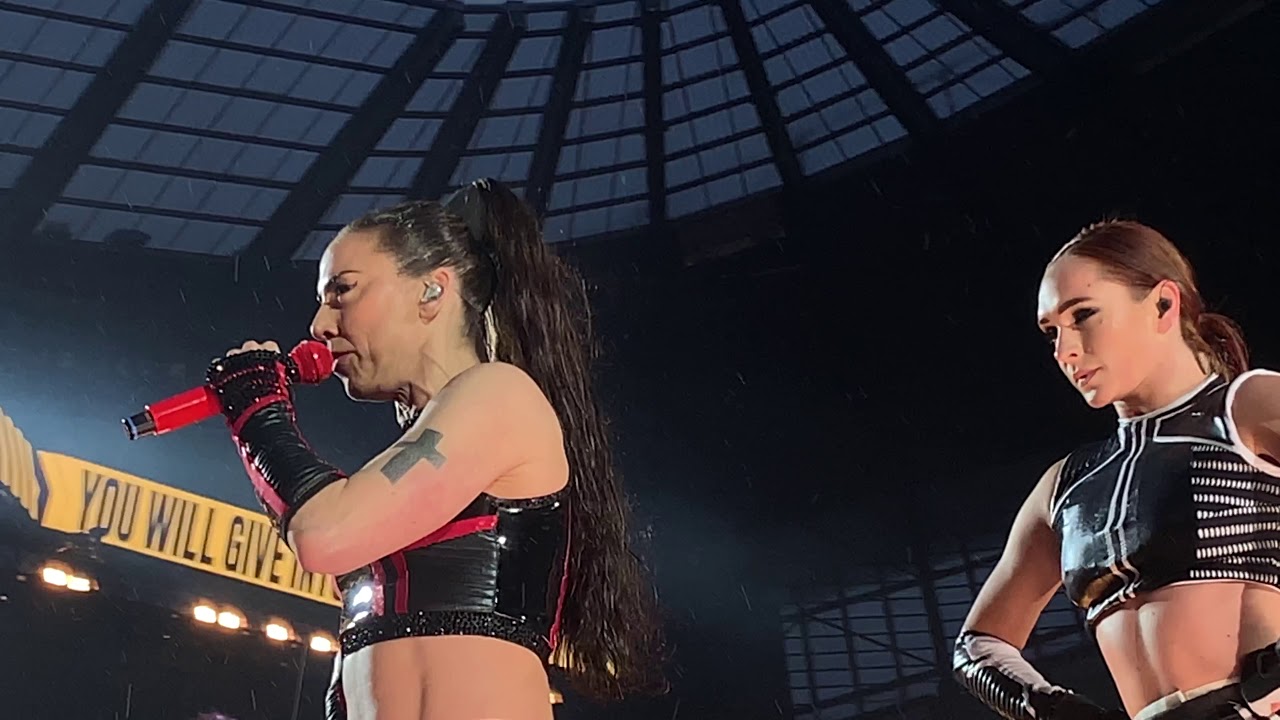 Spice Girls - Holler(SpiceWorld tour live in Manchester)(29/05/2019)