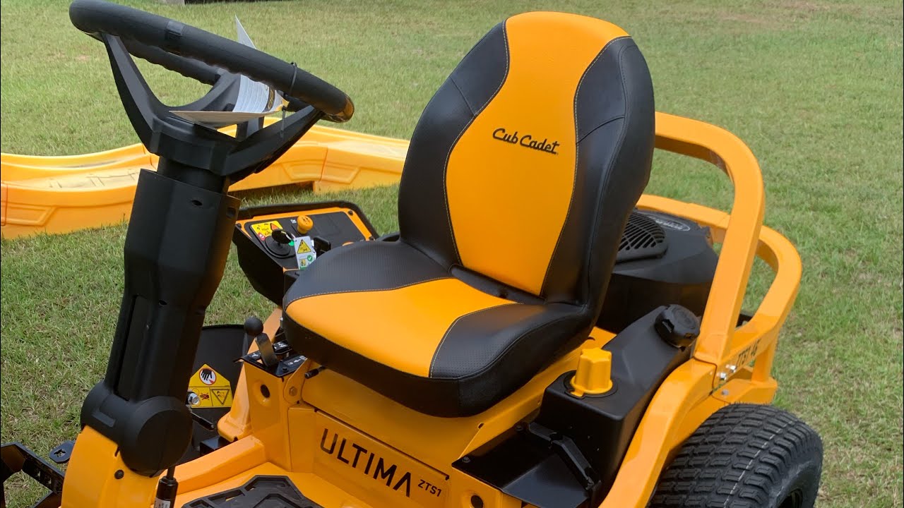 Cub Cadet ZTS1 Zero Turn With A Steering Wheel