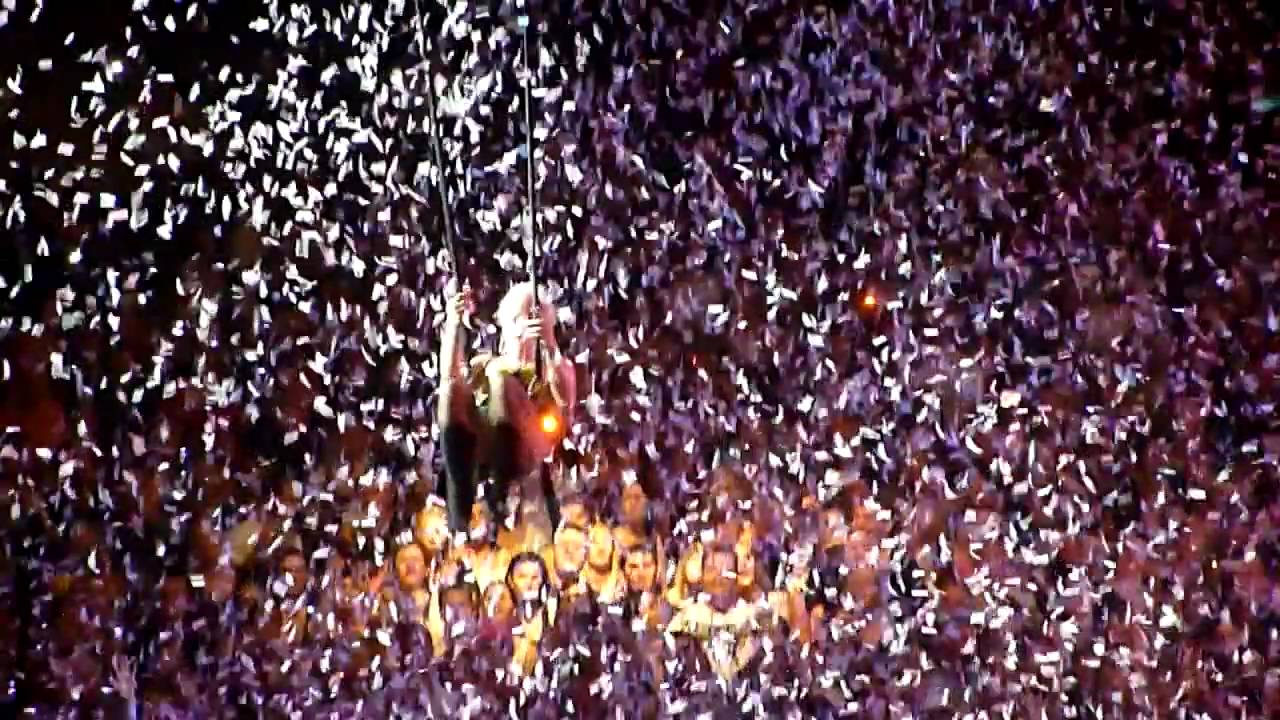 P!nk in Brisbane, August 25, 2009 - Get The Party Started