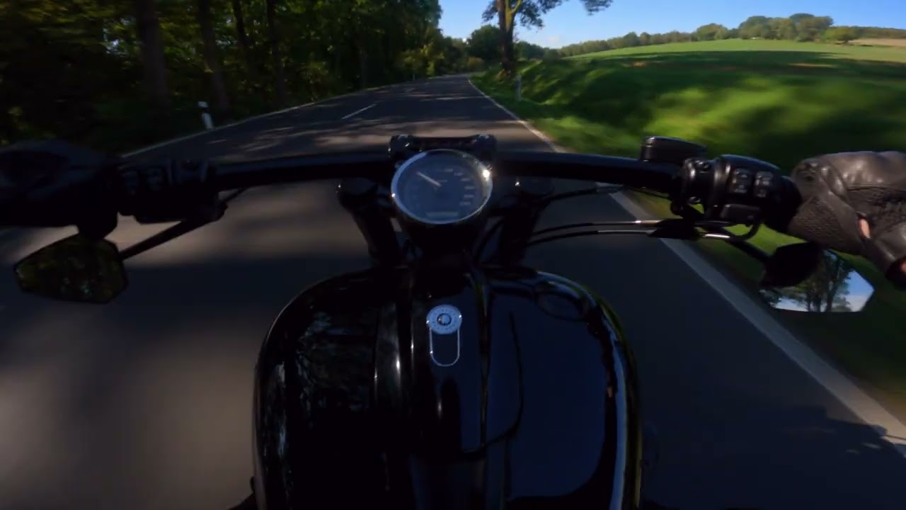 Harley Davidson Softail Breakout 103 w Jekill and Hyde exhaust