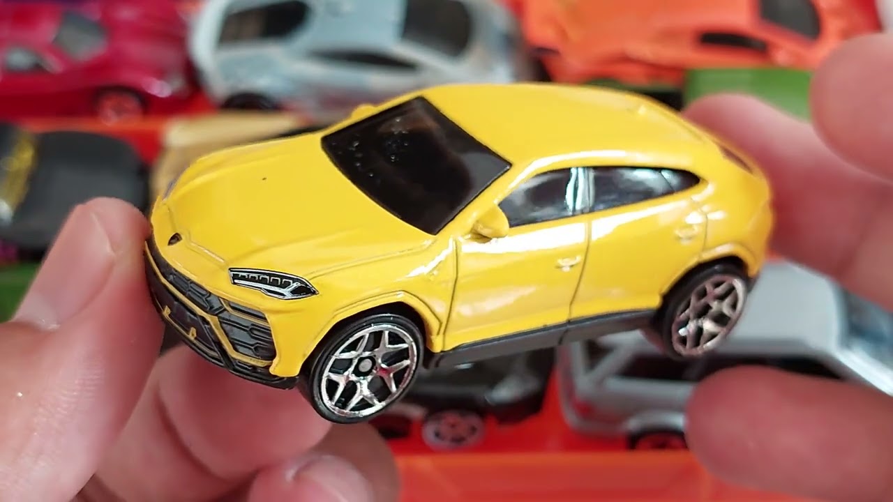Unboxing Diecast Cars 17 Lamborghini Urus Type R Hot Wheels