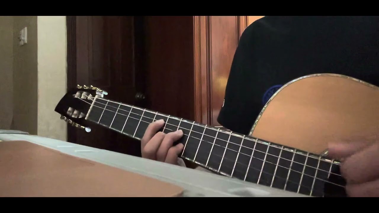 Ai là anh guitar